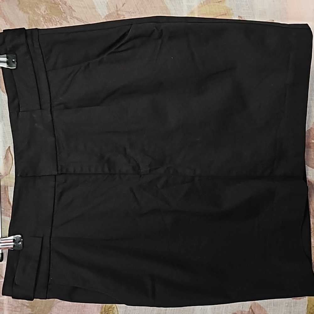 Banana Republic black straight cut mini skirt with pockets